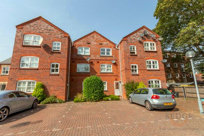 2 Bedroom Apartment To Rent In High Street, Spalding, PE11