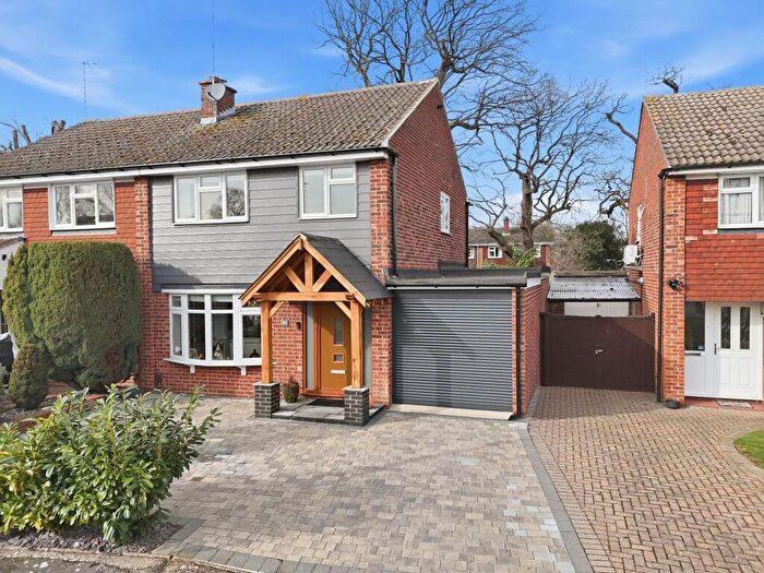 3 Bedroom Semi Detached House For Sale In Roughtons, Chelmsford, CM2