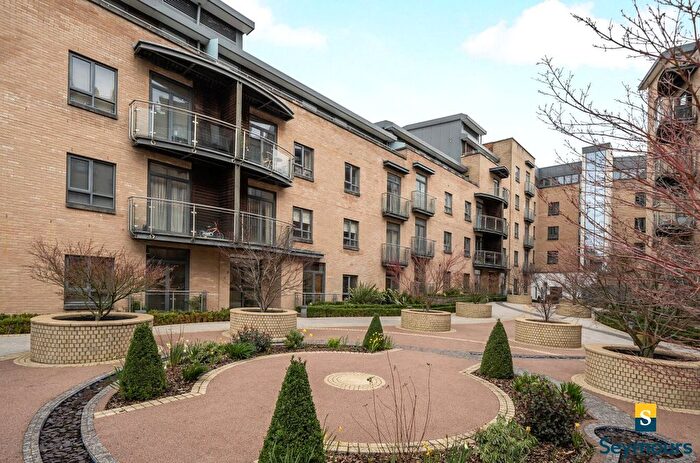 2 Bedroom Flat For Sale In Epsom Road, Guildford, Surrey, GU1