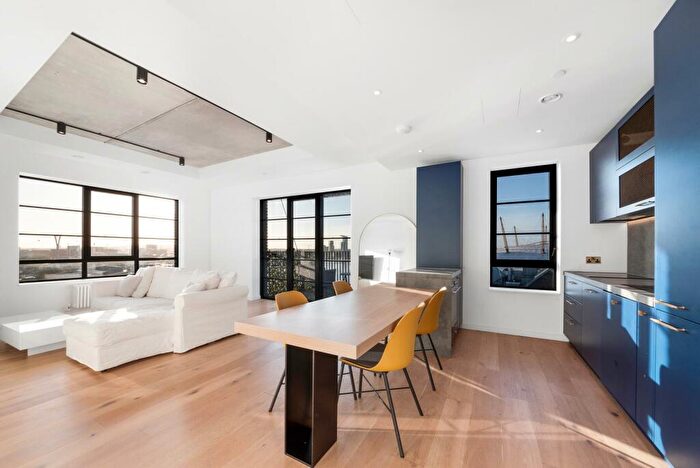 2 Bedroom Apartment To Rent In Agar House, Goodluck Hope, London, E14