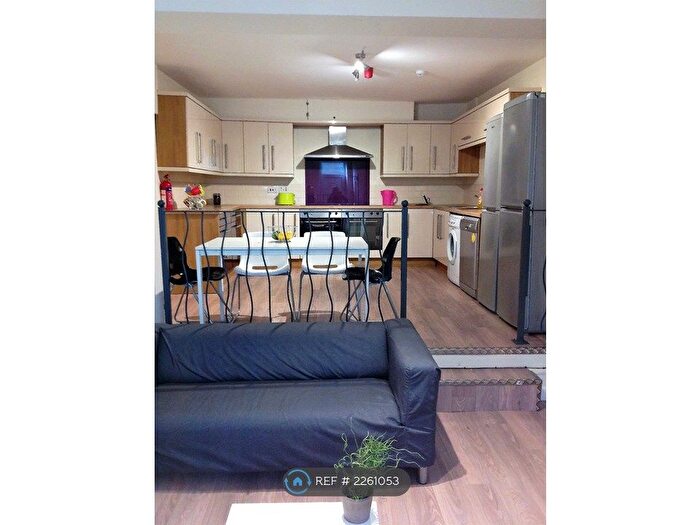 9 Bedroom Terraced House To Rent In Crookesmoor Road, Sheffield, S10