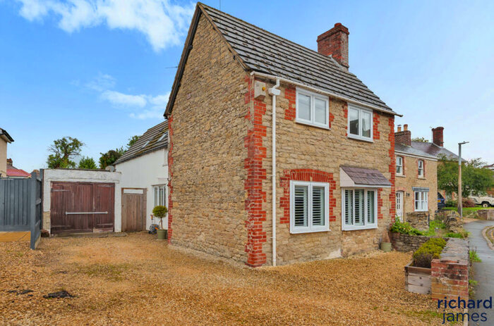 4 Bedroom Detached House For Sale In St Philips Road, Stratton St Margaret, Swindon, SN2