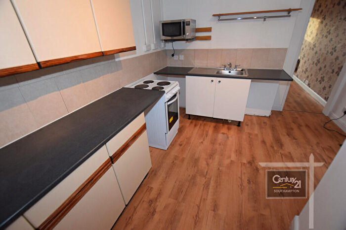 Flat To Rent In |Ref. |, Carlton Road, Southampton, SO15