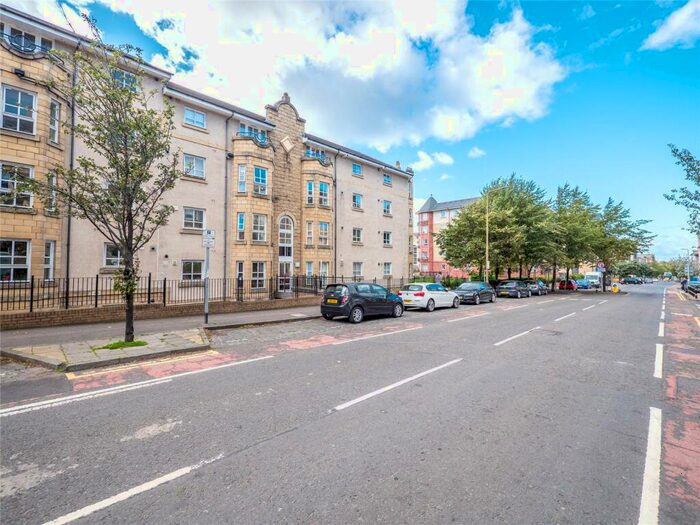1 Bedroom Flat To Rent In McDonald Road, Edinburgh, EH7