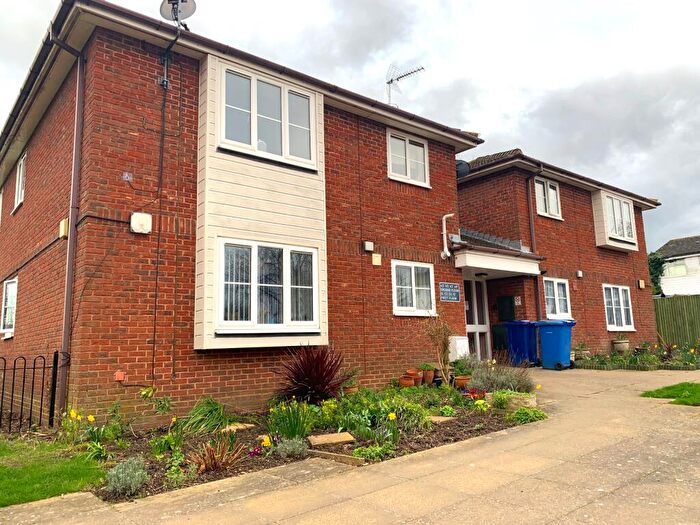 1 Bedroom Flat To Rent In Love Lane, Faversham, ME13