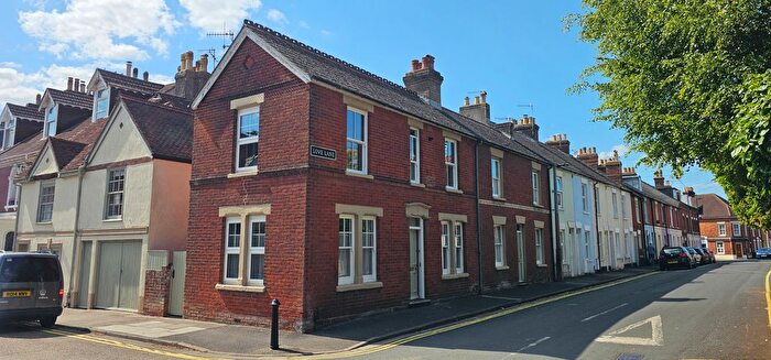 2 Bedroom Terraced House To Rent In Love Lane, Salisbury, SP1