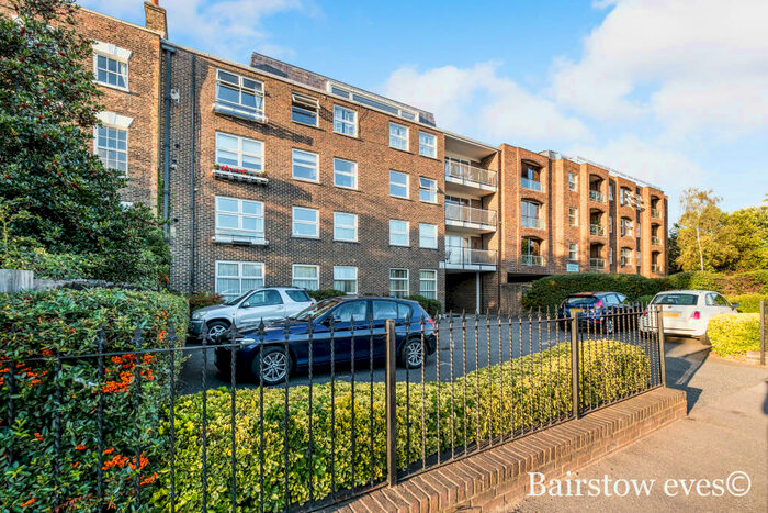 1 Bedroom Flat To Rent In Snaresbrook Road, Wanstead, E11