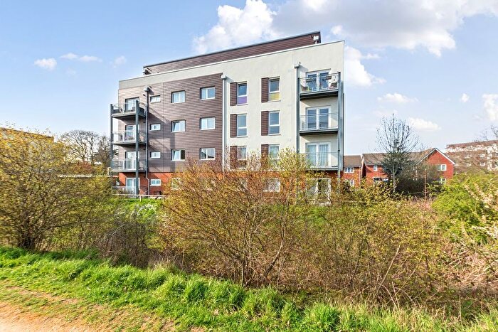 2 Bedroom Flat For Sale In Darwin Avenue, Dartford, DA1