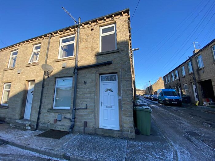 1 Bedroom Terraced House To Rent In Trevelyan Street, Moldgreen, Huddersfield, HD5