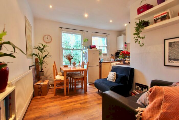 1 Bedroom Flat To Rent In Ickburgh Road, Clapton, London, E5