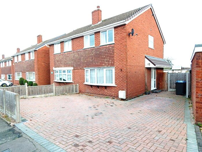 3 Bedroom Semi Detached House For Sale In Hunter Avenue, Burntwood, WS7