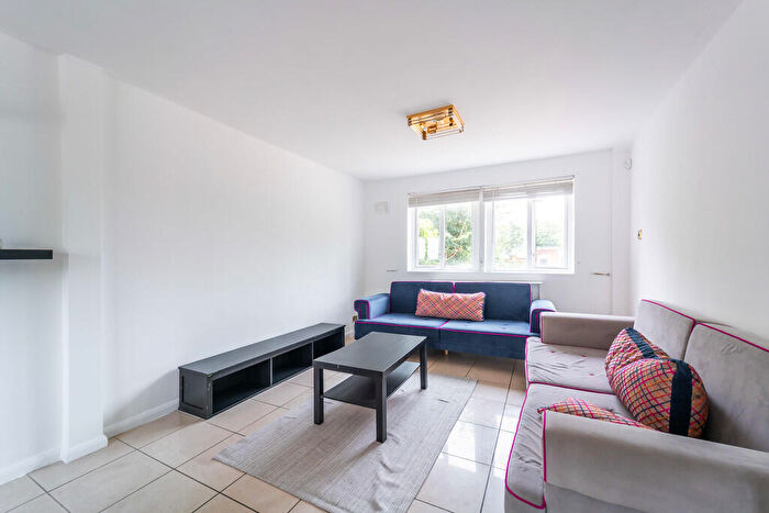 3 Bedroom Semi-Detached House To Rent In Tunnel Gardens, Alexandra Palace, London, London, N11