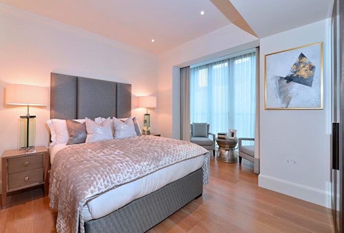 2 Bedroom Flat To Rent In Duke Street, Mayfair, W1K