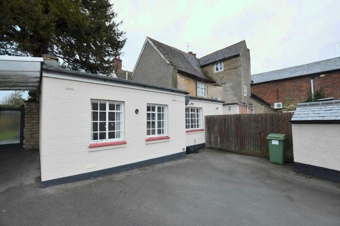 1 Bedroom Bungalow To Rent In Lime Street, Olney, MK46