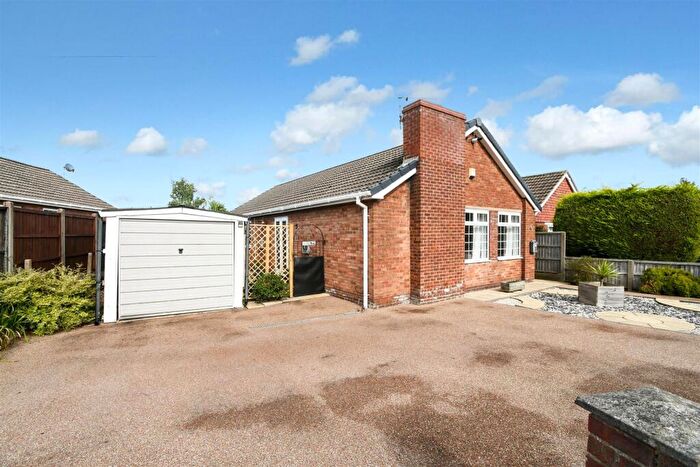 3 Bedroom Bungalow For Sale In Manlake Avenue, Winterton, Scunthorpe, DN15