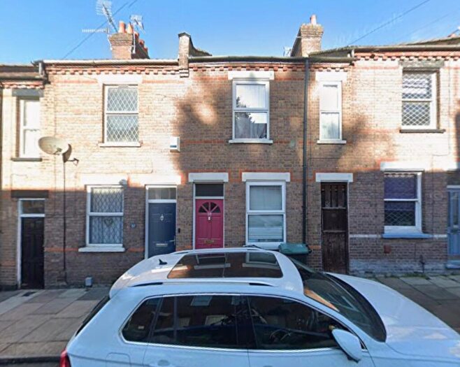 2 Bedroom Terraced House To Rent In Cowper Street Luton, LU1