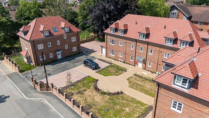 2 Bedroom Flat For Sale In Petworth, GU28