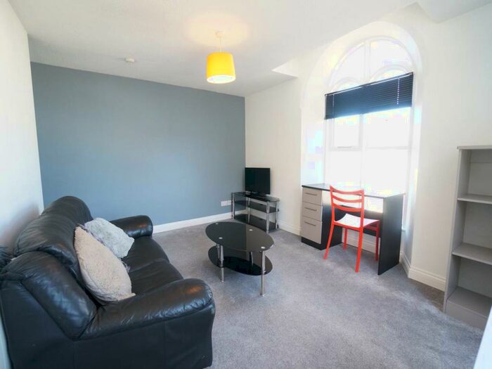 1 Bedroom Flat To Rent In York Place, Bangor, Gwynedd, LL57