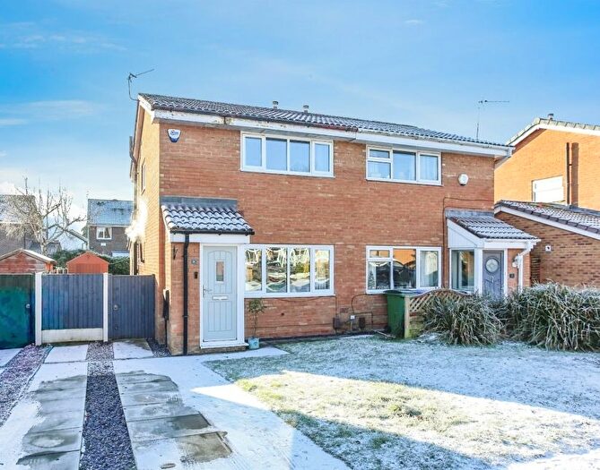 2 Bedroom Semi Detached House For Sale In Kentstone Avenue, Heaton Mersey, Stockport, SK4