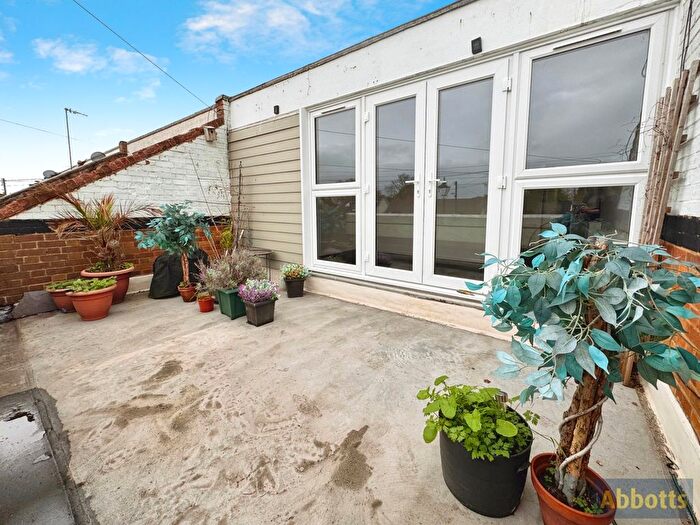 2 Bedroom Flat To Rent In Ferry Road, Hockley, SS5