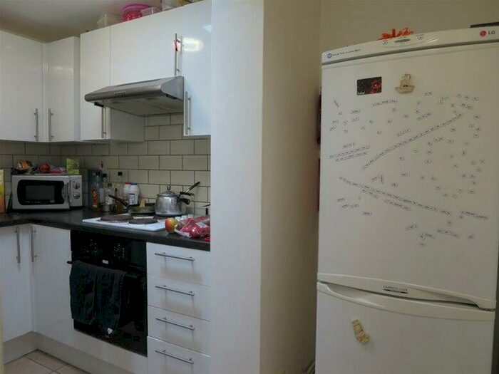 3 Bedroom Flat To Rent In London Road, Headington, Oxford, OX3