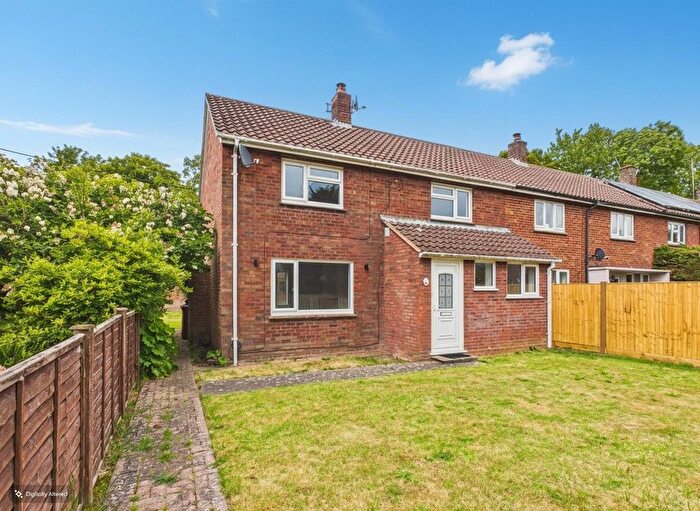 3 Bedroom End Terrace House For Sale In Glebelands, Mersham, Ashford, TN25