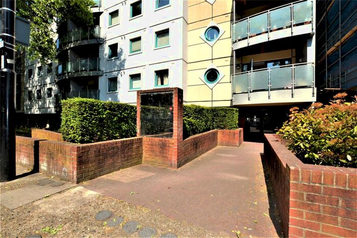 1 Bedroom Flat To Rent In Brighton Road, Purley, CR8