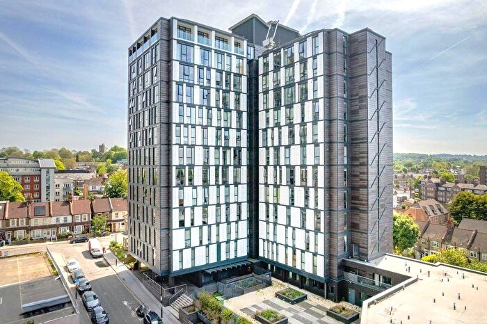 1 Bedroom Flat For Sale In Masons Avenue, Croydon, CR0