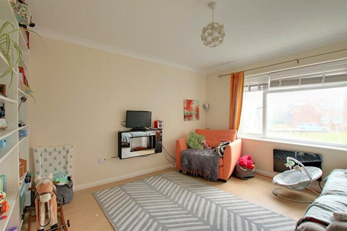 2 Bedroom Flat To Rent In Balcombe Road, Peacehaven, BN10