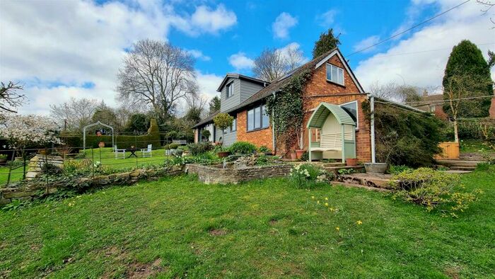 3 Bedroom Detached Bungalow For Sale In May Hill, Longhope, GL17