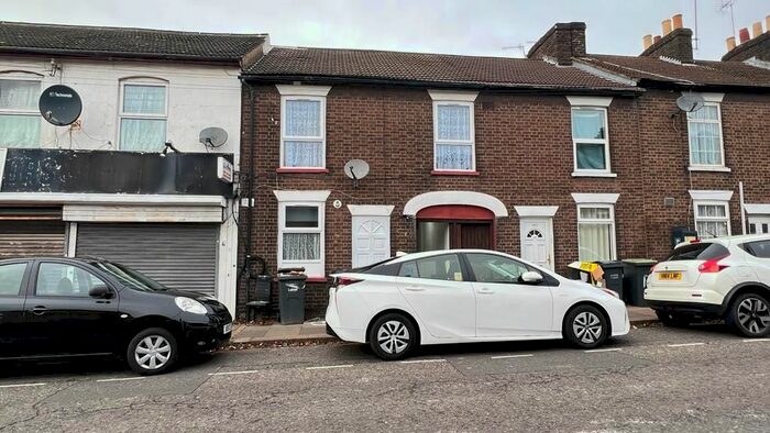 5 Bedroom Terraced House To Rent In High Town Road, Luton, LU2