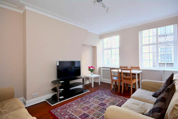1 Bedroom Flat To Rent In Devonshire Street, Marylebone, London, W1W