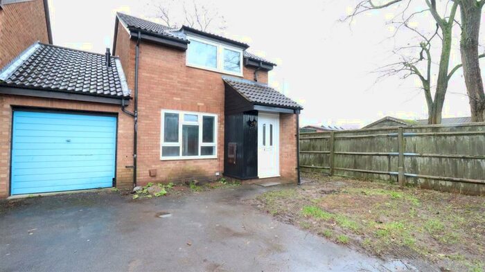 3 Bedroom Detached House To Rent In Eriswell Close, Lower Earley, Reading, RG6