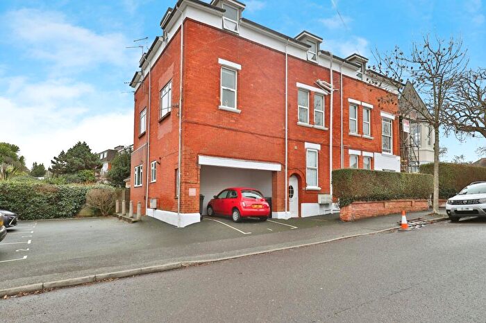 3 Bedroom Apartment To Rent In Arnewood Road, Bournemouth, BH6