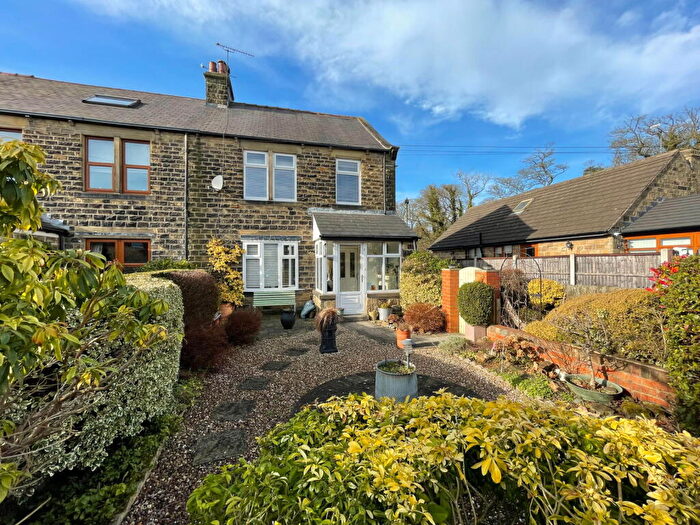 3 Bedroom End Of Terrace House For Sale In Bents Street, Penistone, S36