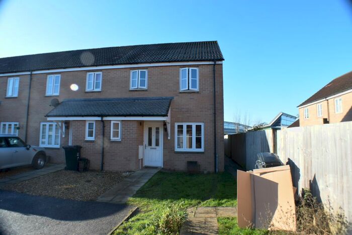 3 Bedroom End Of Terrace House To Rent In Scania Close, Bridgwater TA6