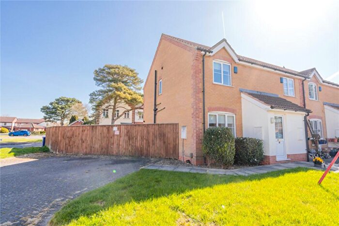 2 Bedroom End Of Terrace House To Rent In Sagefield Close, Grimsby, DN33