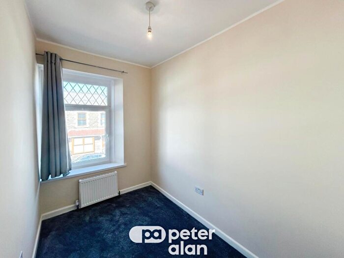 4 Bedroom House To Rent In Herne Street, Neath, SA11