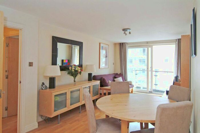 1 Bedroom Flat To Rent In Smugglers Way, Wandsworth Town, London, SW18