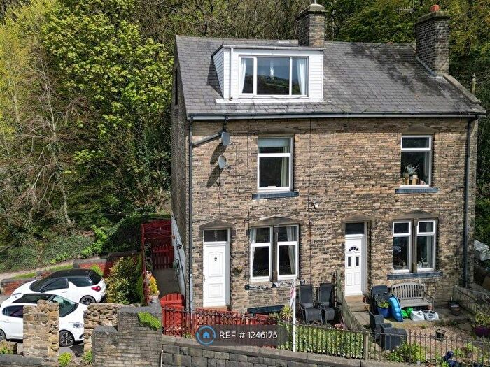 4 Bedroom Semi-Detached House To Rent In Woodleigh, Luddendenfoot, Halifax, HX2