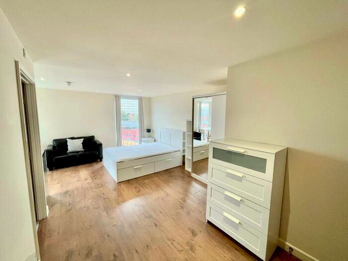 Studio To Rent In - Huntingdon Street, Nottingham, NG1