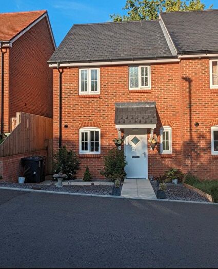 3 Bedroom Semi-Detached House For Sale In Battenberg Close, Romsey, Hampshire, SO51