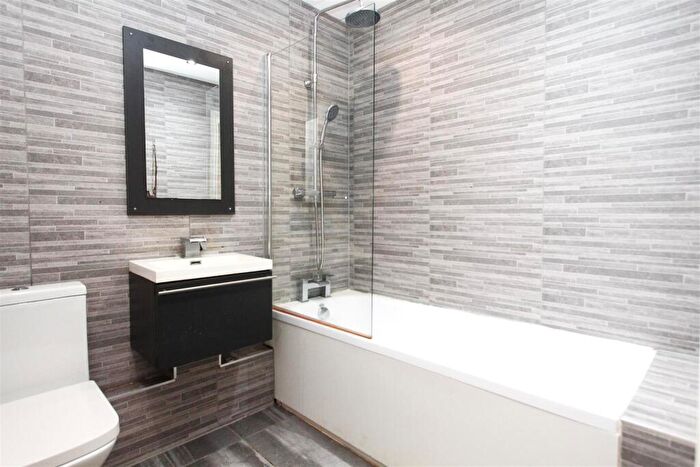 2 Bedroom Flat To Rent In Brunswick Court, Leeds, LS2