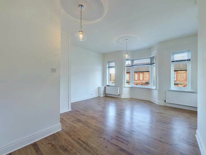 2 Bedroom Flat To Rent In Manchester Road, Broadheath, Altrincham, WA14