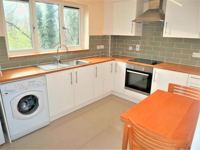 2 Bedroom Property To Rent In Marigold Place, Old Harlow, Essex, CM17