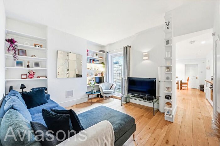 1 Bedroom Flat For Sale In Crimsworth Road, London, SW8