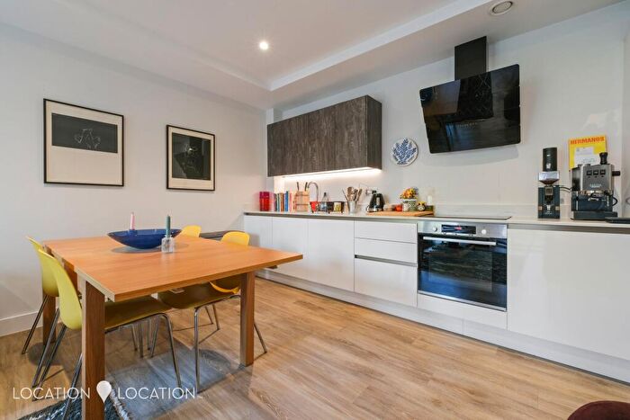 1 Bedroom Flat For Sale In Knightswood House, Rowe Lane, E9