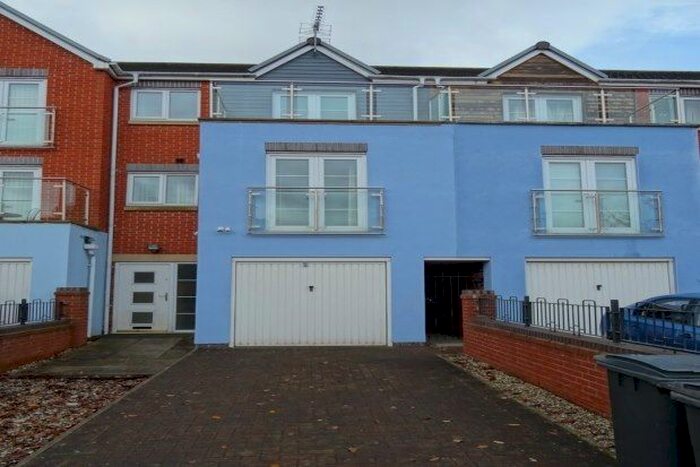 3 Bedroom Property To Rent In Hurstbourne Crescent, Wolverhampton, WV1