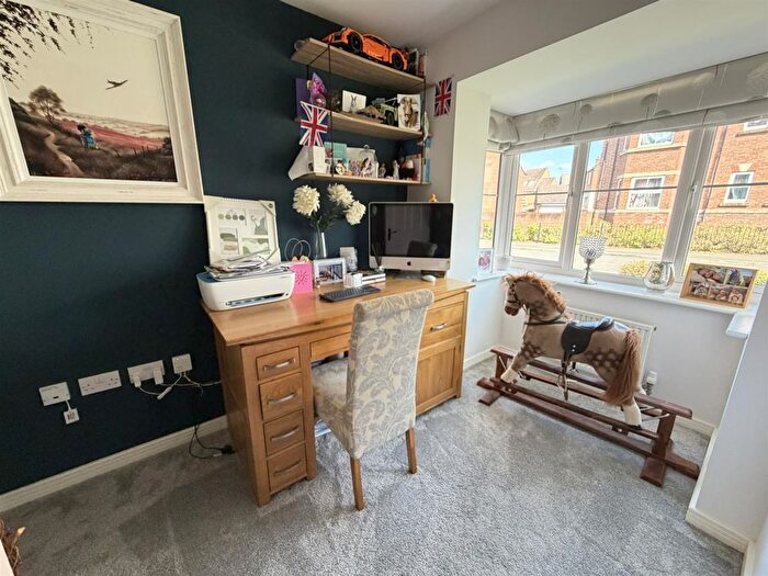 4 Bedroom Property For Sale In Claydon Road, Daventry, NN11