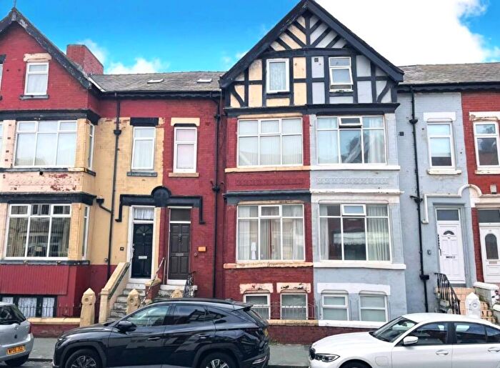 5 Bedroom Terraced House For Sale In Lonsdale Road, Blackpool, FY1
